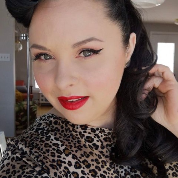 Meet your Posher, Manon - Picture 1 of 1